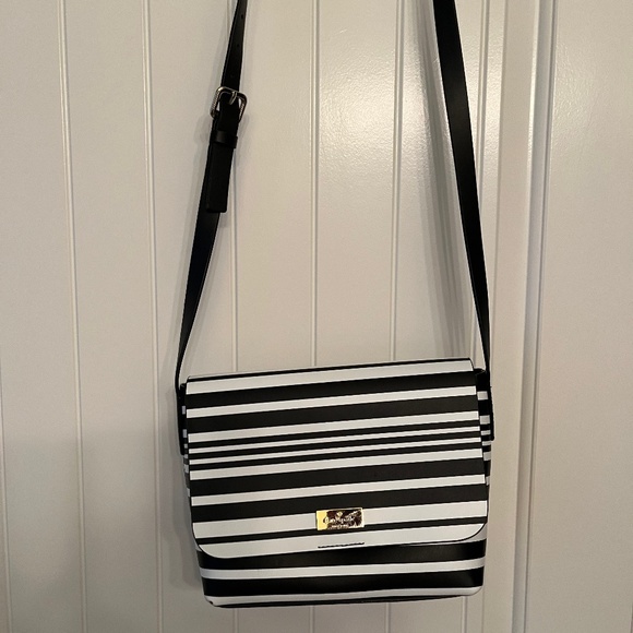 kate spade Handbags - Kate Spade vinyl shoulder bag